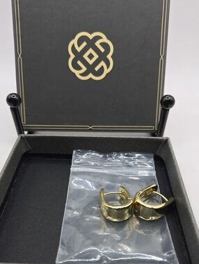 NEW Alexcraft Chunky Gold Huggie Hoop Earrings